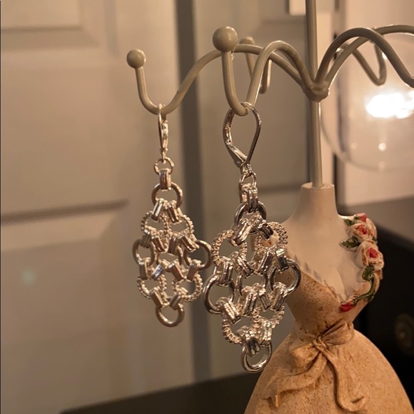 Nine west dangle earrings - Picture 2 of 3